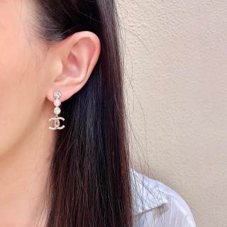 CHANEL Luminous Link CC Drop Earrings